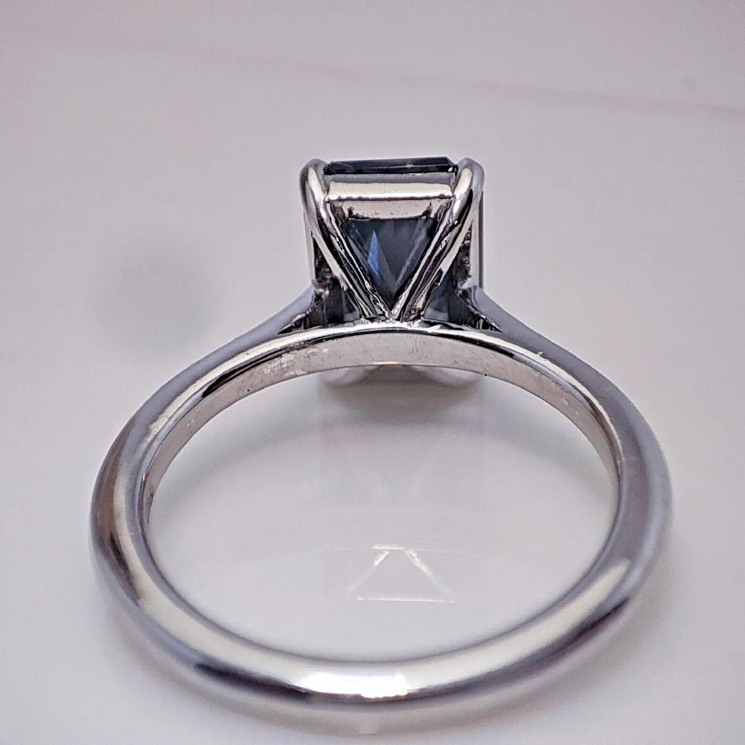 /public/photos/live/grey radint cut (1).webp